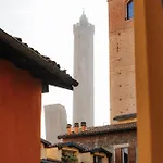 Malvasia Asinelli Tower View - Residenza Oberdan, Centre *