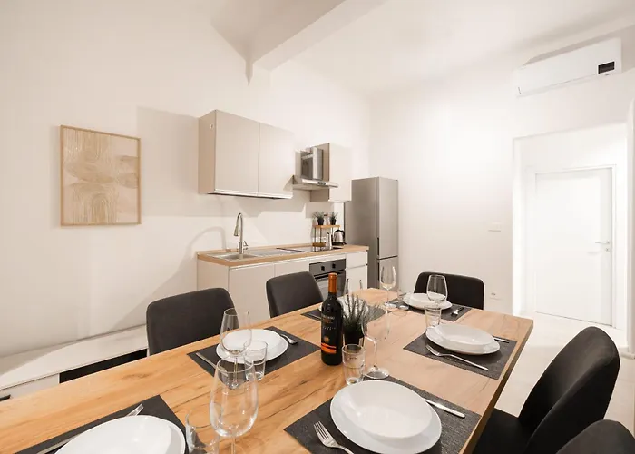 Malvasia Asinelli Tower View - Residenza Oberdan, Centre شقة *